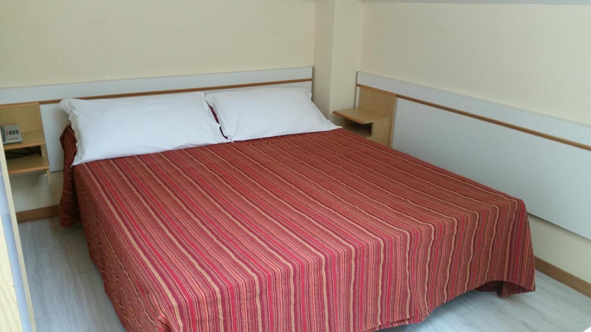 Hotel Tosi Riccione Rum bild