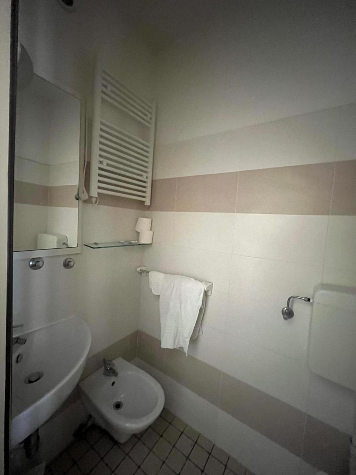 Hotel Tosi Riccione Rum bild